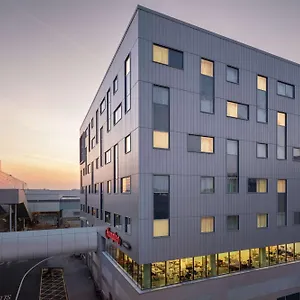 Hampton By Hilton London Gatwick Airport Хорли