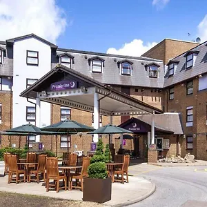 Premier London Gatwick Airport - A23 Airport Way Кролей